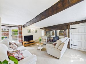 Sitting Room- click for photo gallery